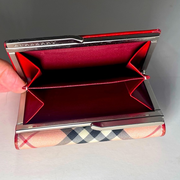 Burberry PINK kisslock compact wallet - Picture 4 of 10